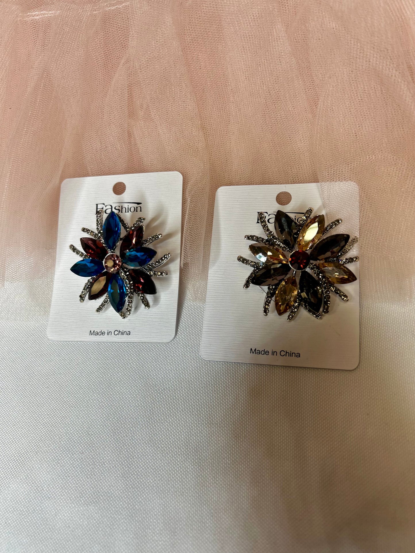 Broches
