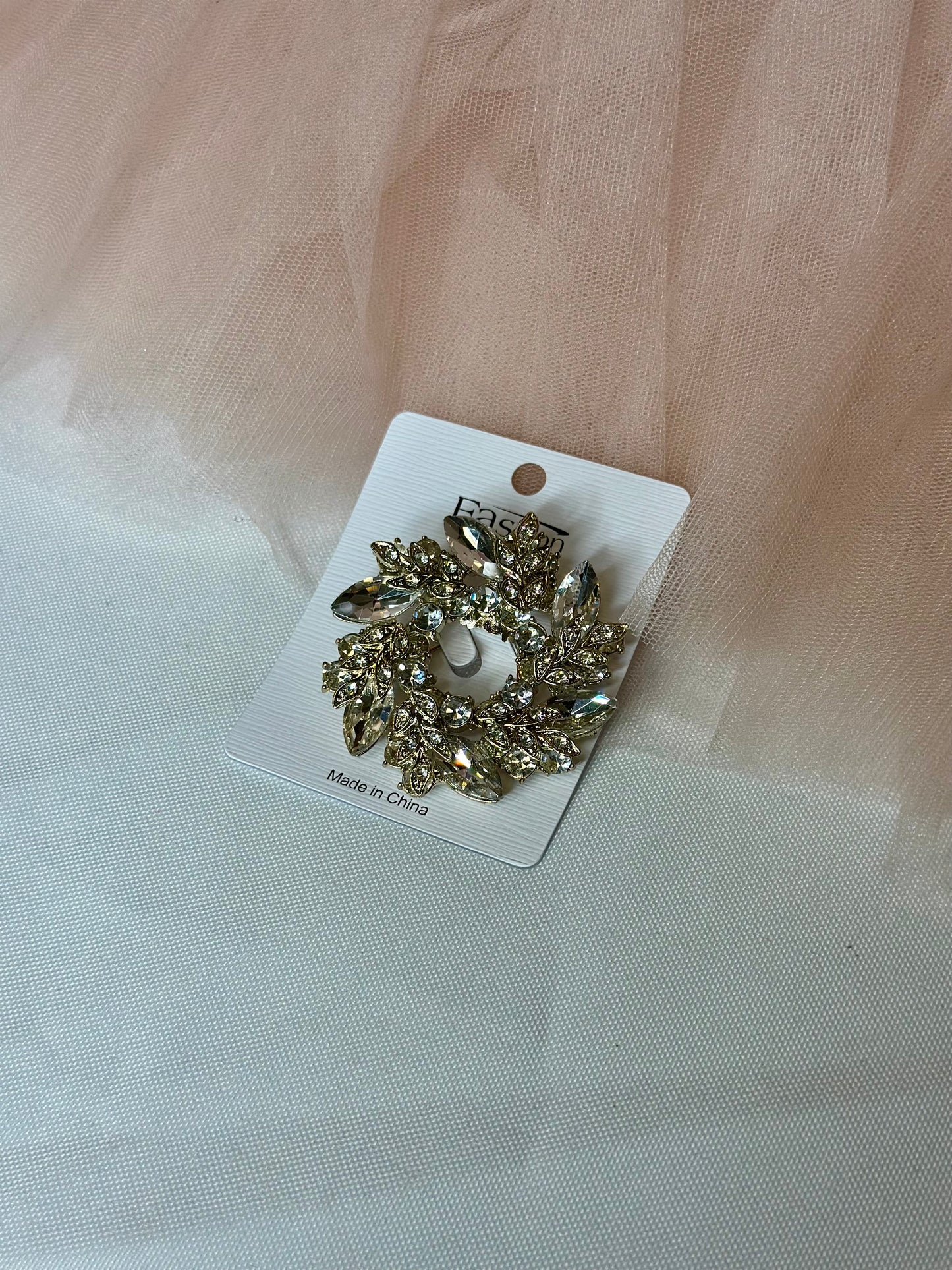 Broches