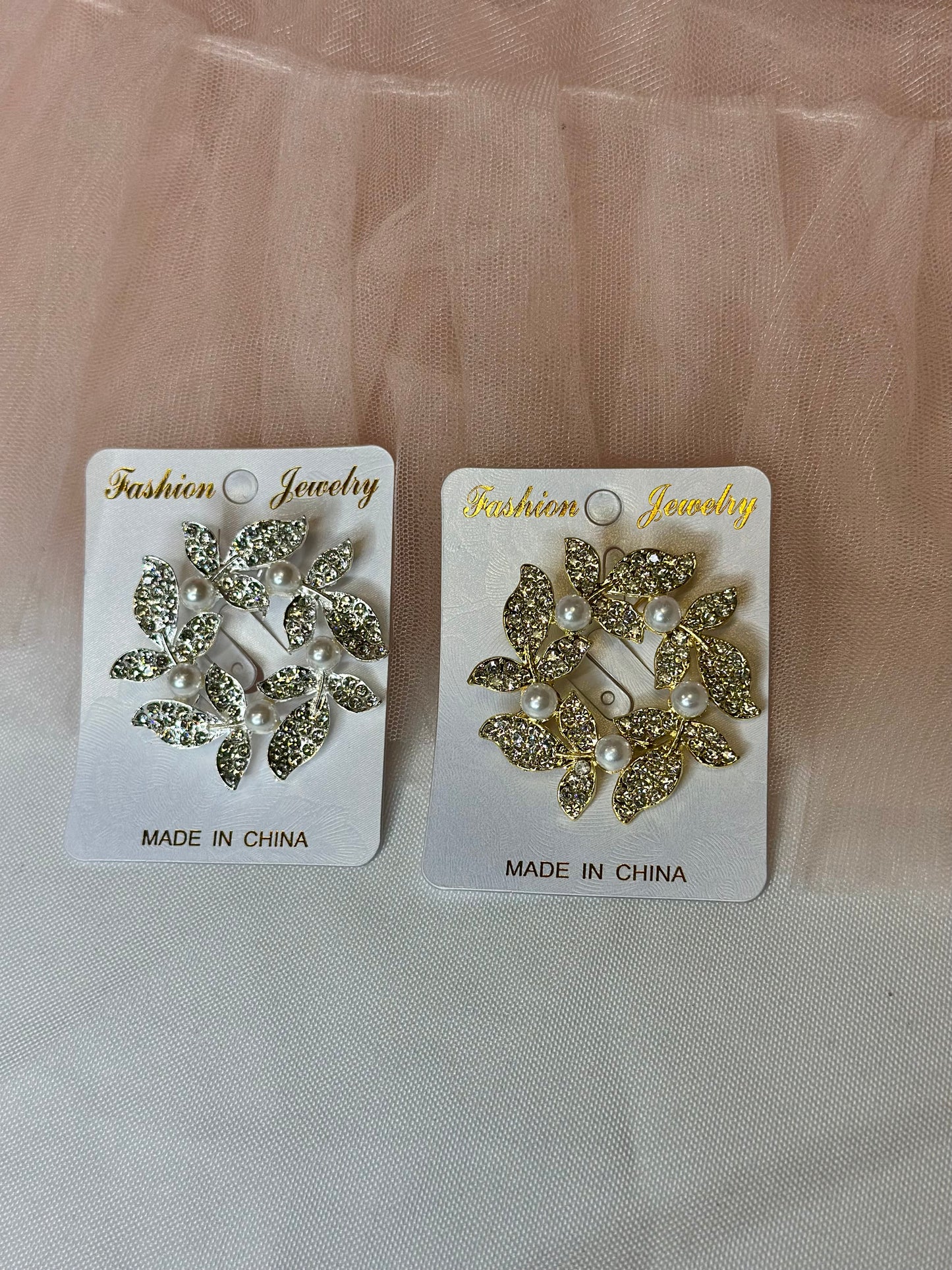Broches