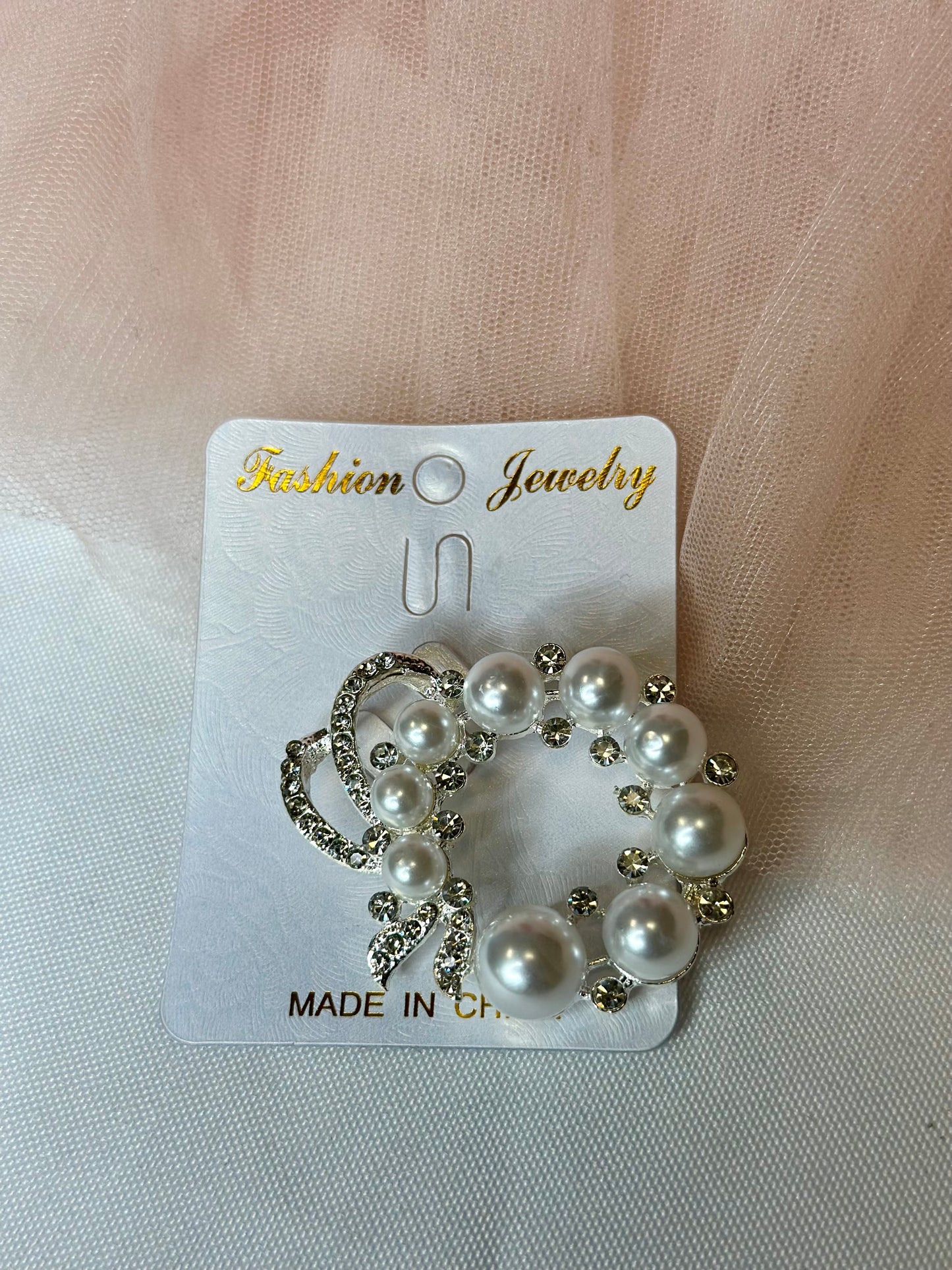 Broches